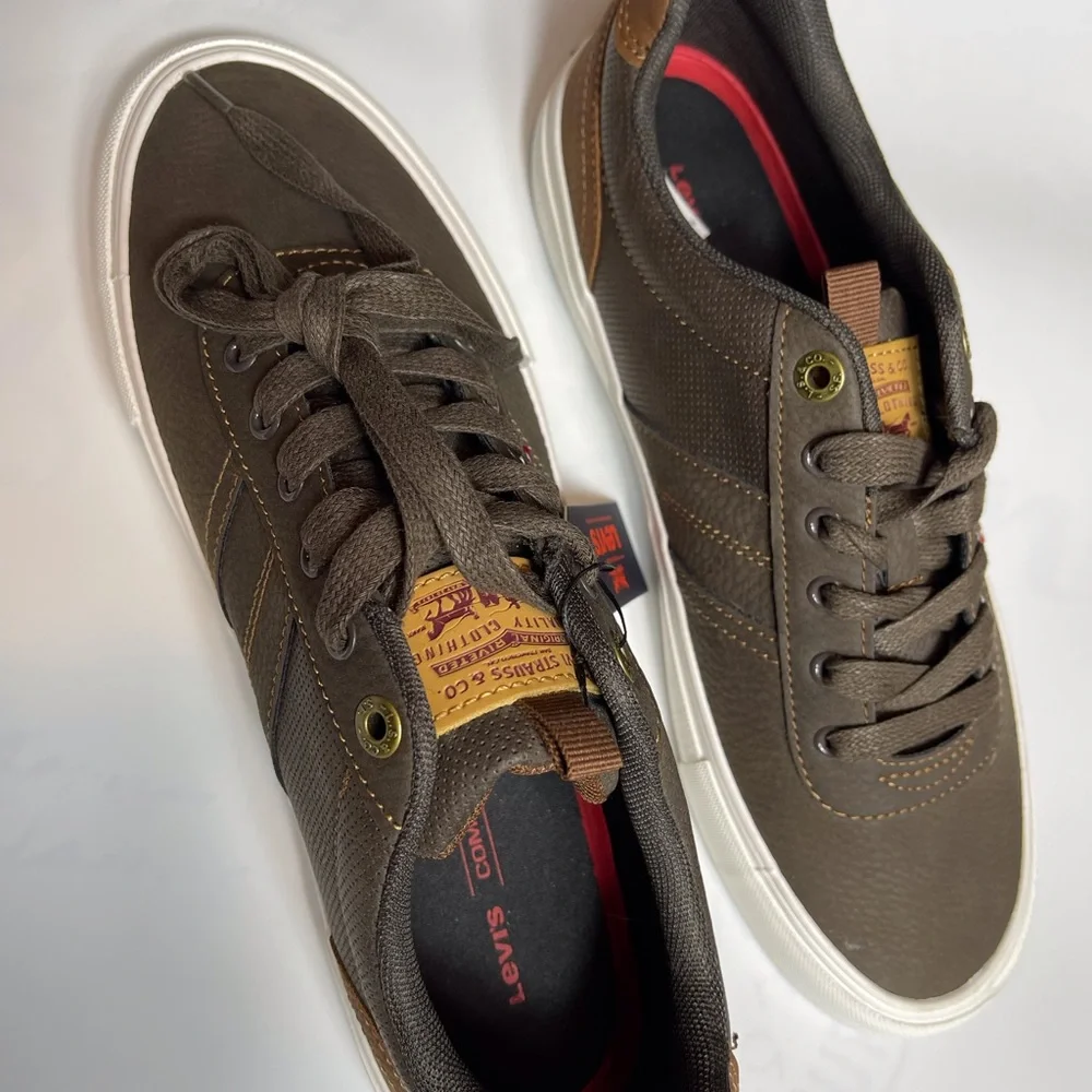 Levi's Ethan Stacked Men's Sneakers  SIZE 9.5     NWT  BROWN /TAN